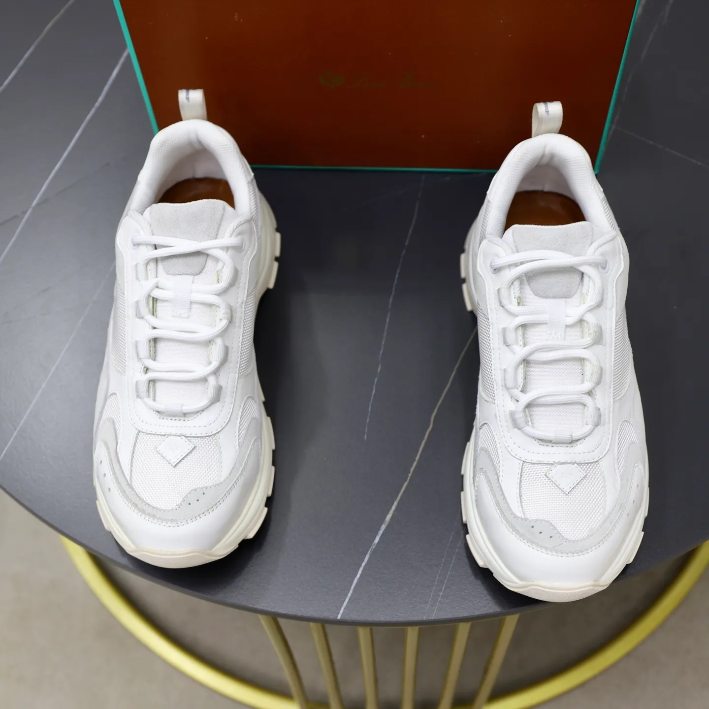 Factory price: 💰520Loropiana LP men's shoes ♞size; 38-44 "45.46 customization" cowhide stitching. It is really easy to wear, lazy, loose, casual, perfect comfort. There are many color choices, and they all look good with clothes. Is it true that Loropiana can bring social value? “Loropiana is the best thing money can buy”